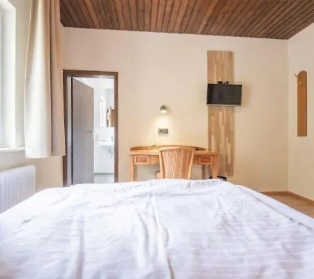 - Blume Gasthof 3*